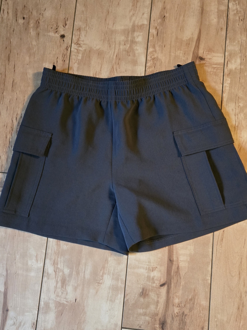 Wilfred Dark Gray Cargo Pocket Shorts